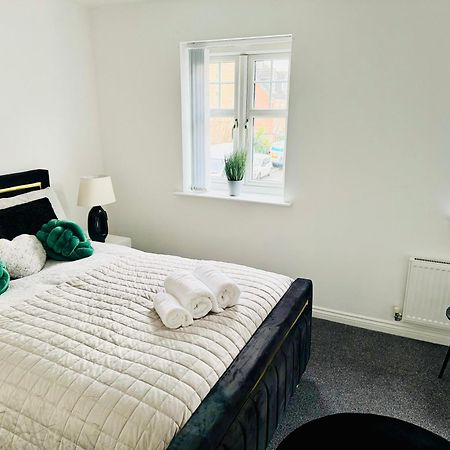 Harmony House 3 Bedroom New Build For Families, Contractors, Black Country Museum Sleeps 6 Tipton Exterior foto