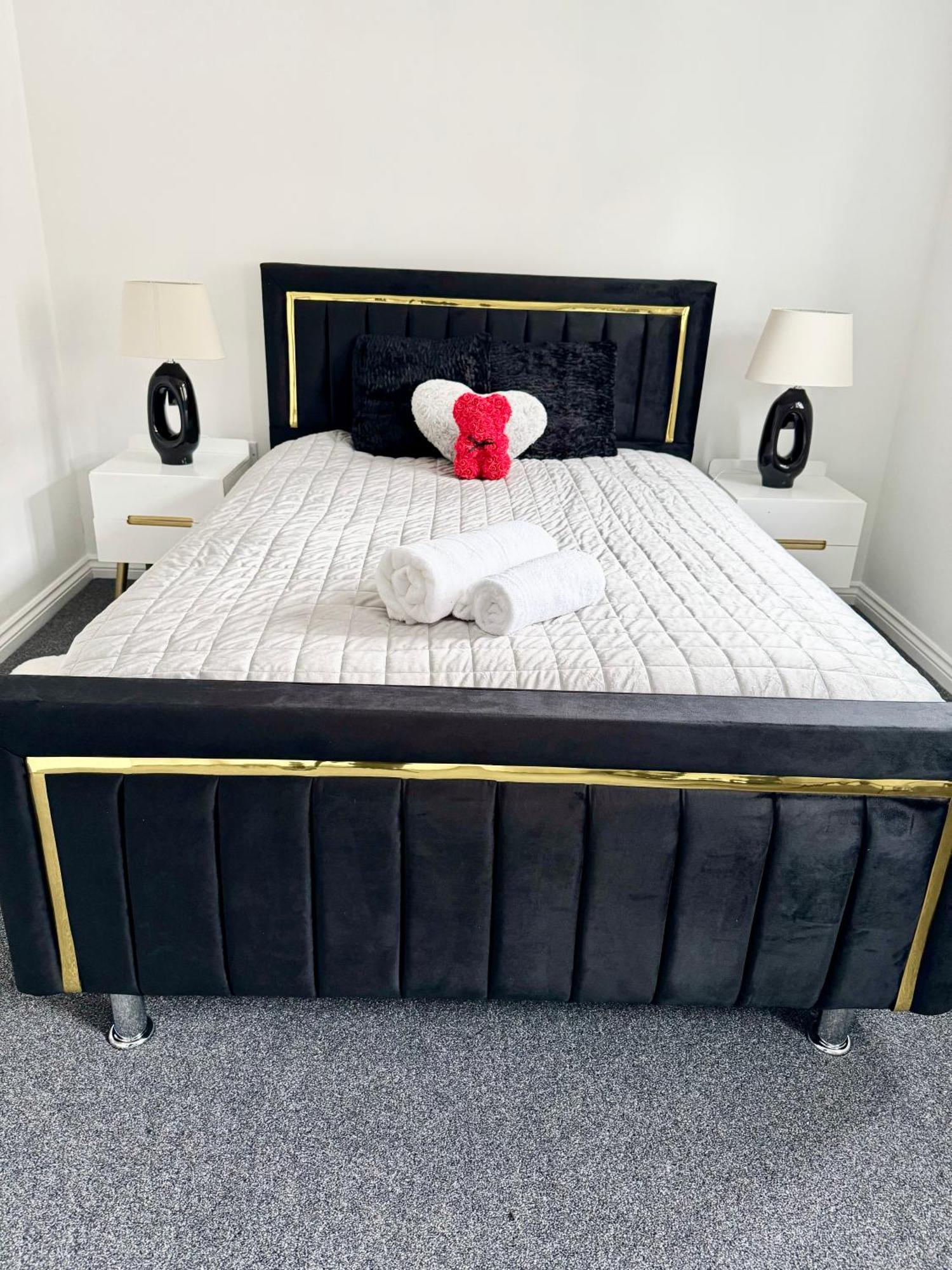 Harmony House 3 Bedroom New Build For Families, Contractors, Black Country Museum Sleeps 6 Tipton Exterior foto