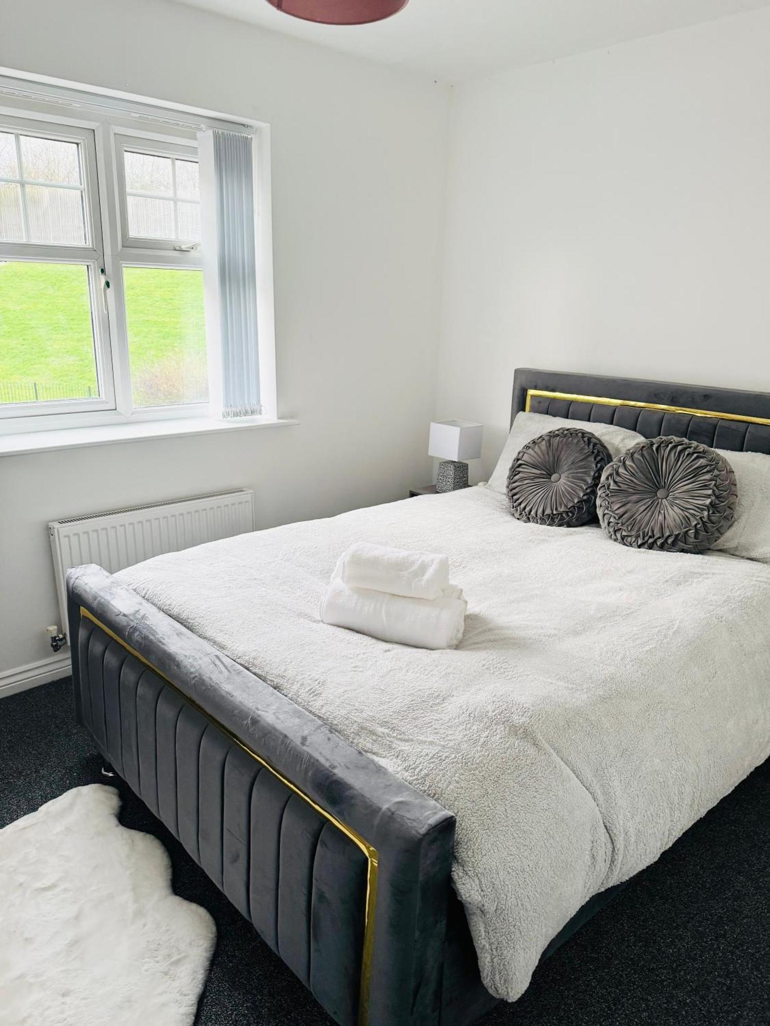 Harmony House 3 Bedroom New Build For Families, Contractors, Black Country Museum Sleeps 6 Tipton Exterior foto