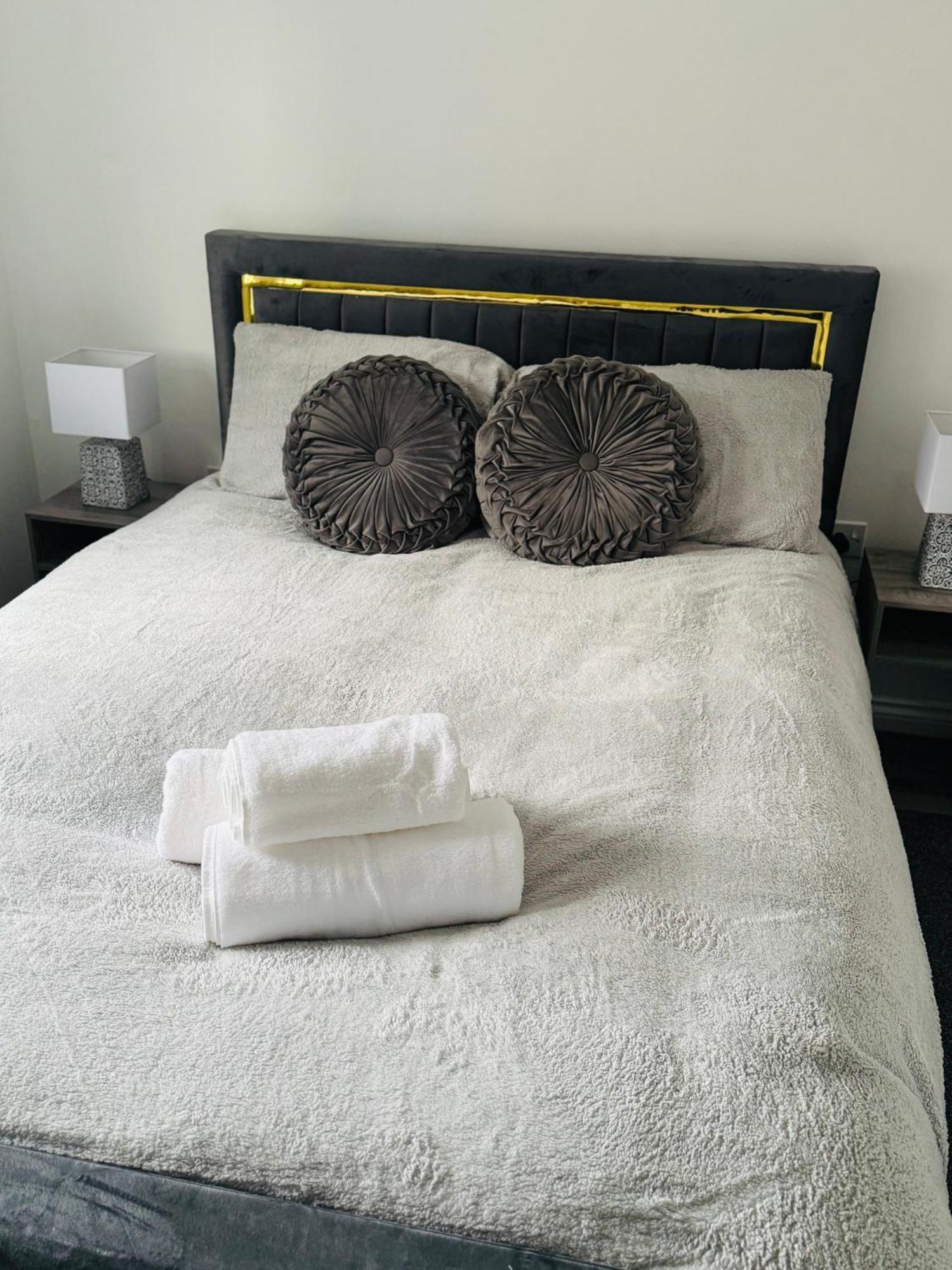 Harmony House 3 Bedroom New Build For Families, Contractors, Black Country Museum Sleeps 6 Tipton Exterior foto